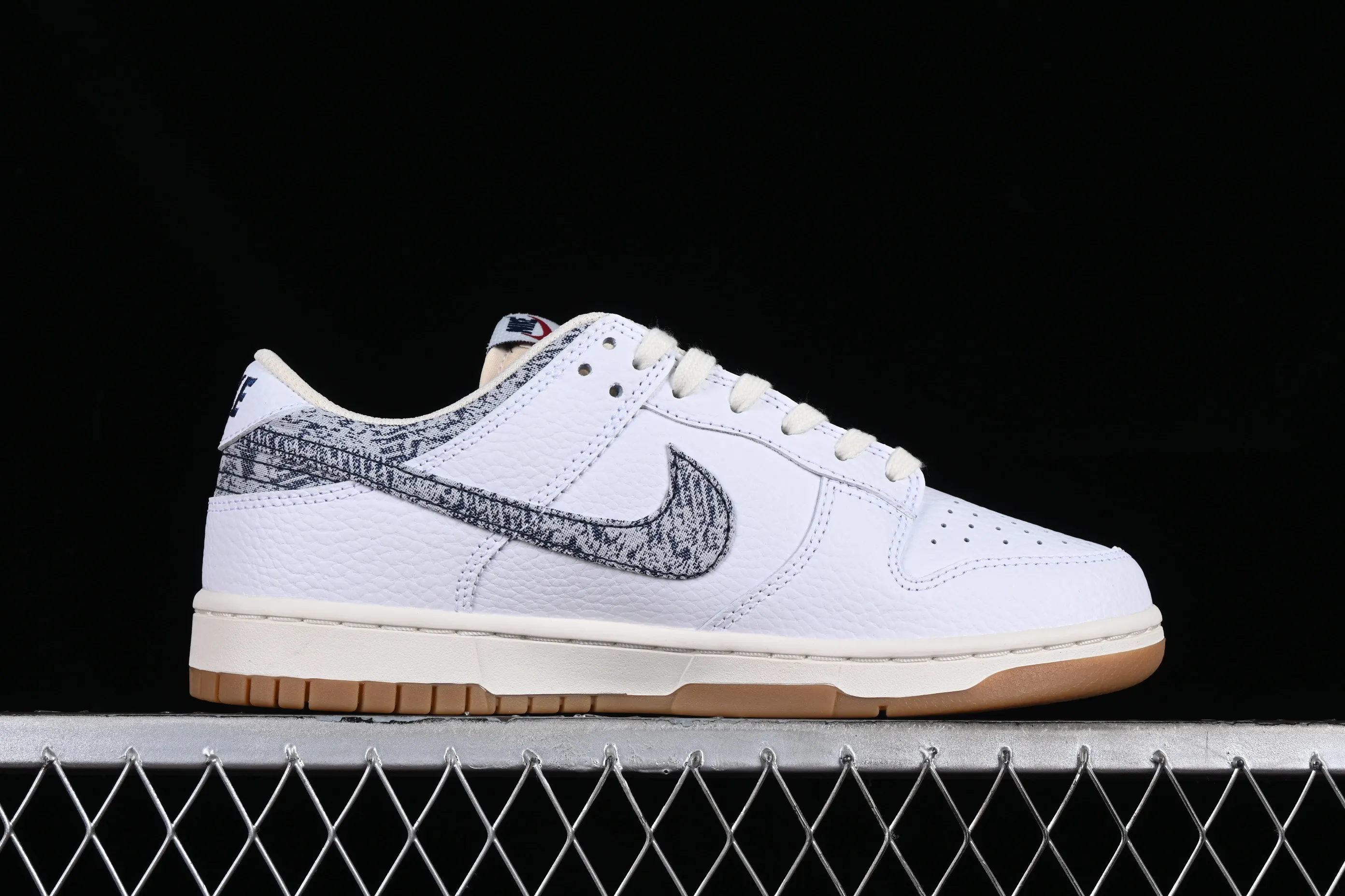 All categories Nk SB Dunk series Nk SB Dunk Low low-top sneakers Nk Dunk Low "Washed Denim" washed denim SB dunk series low-top casual sports skateboard shoes FN6881-100